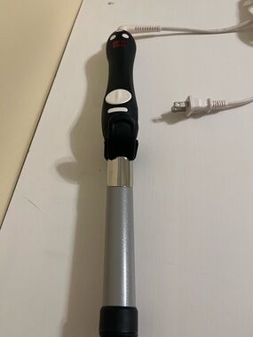 BeachWaver Black & Silver Corded Curling Iron 1”